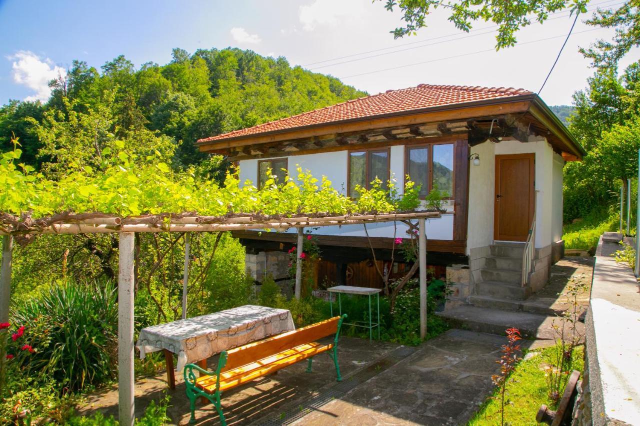 Holiday Home Lyubovo Gabrovo Exterior foto